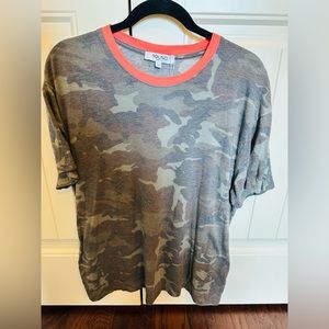 NWT Camo T-Shirt Size Large